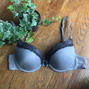 VASSERETTE: 36B blue purple bra with black lace